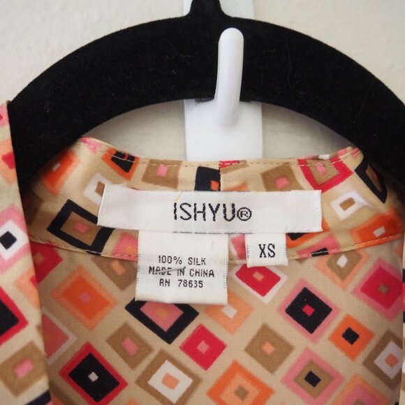 * Vintage Ishyu 100% Silk Sleeveless Square Patterned Blouse sz xs - Picture 3 of 6